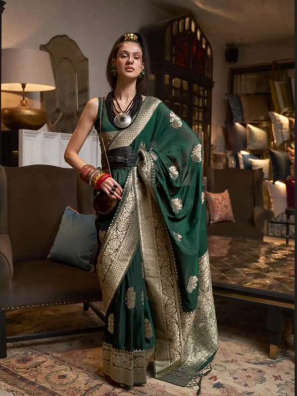 Dark Green Pure Georgette Saree Dark Green Pure Georgette Saree